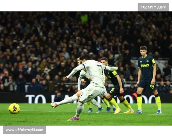 英超：纽卡斯尔对阵热刺，主场攻势足球取胜